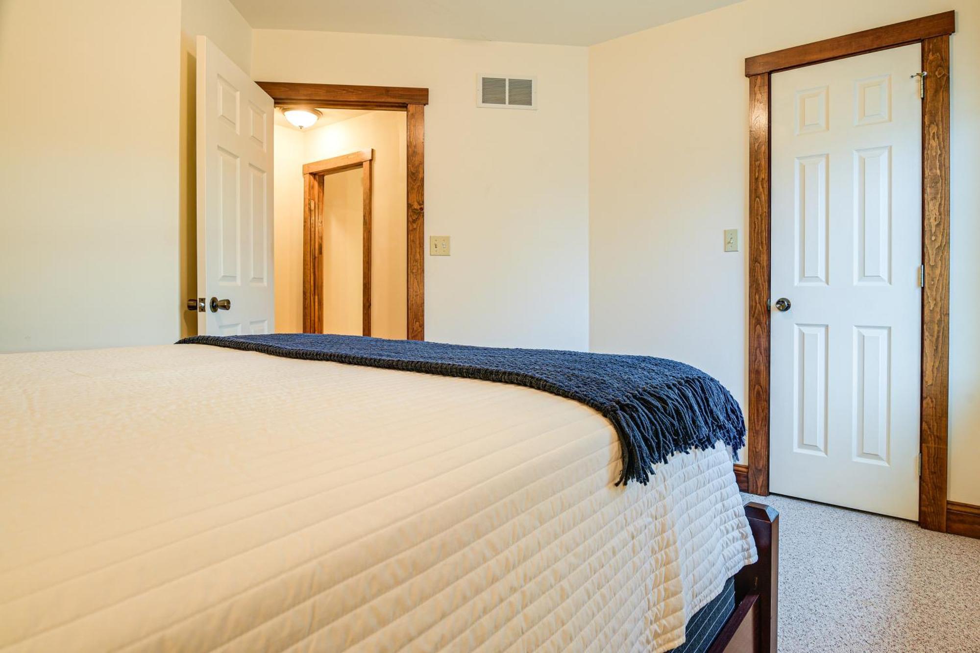 Spacious Getaway With Deck And Grill! Ronks